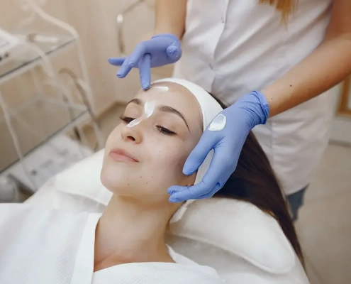 Trattamento di peeling in studio medico a Milano centro