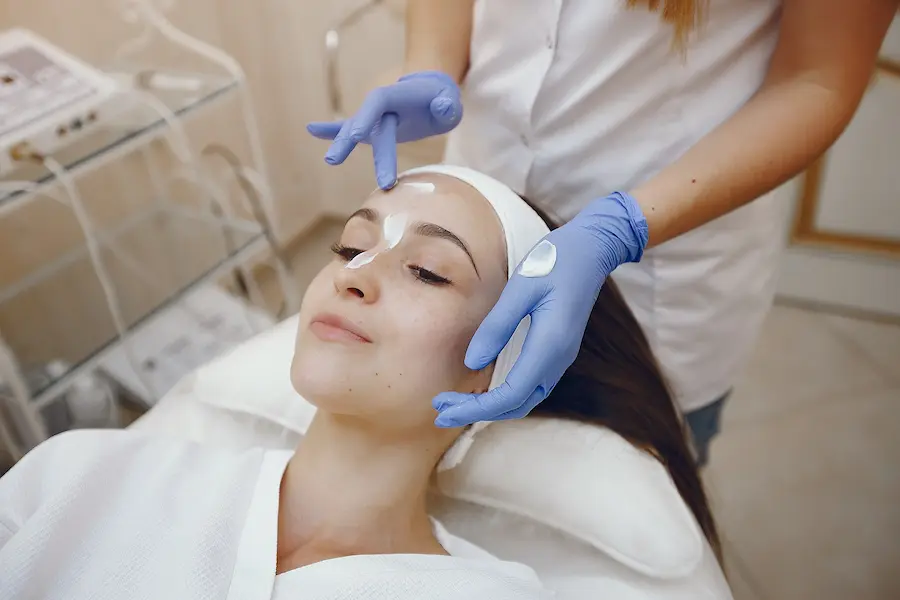 Peeling viso a Milano centro - trattamento per migliorare luminosità e qualità della pelle